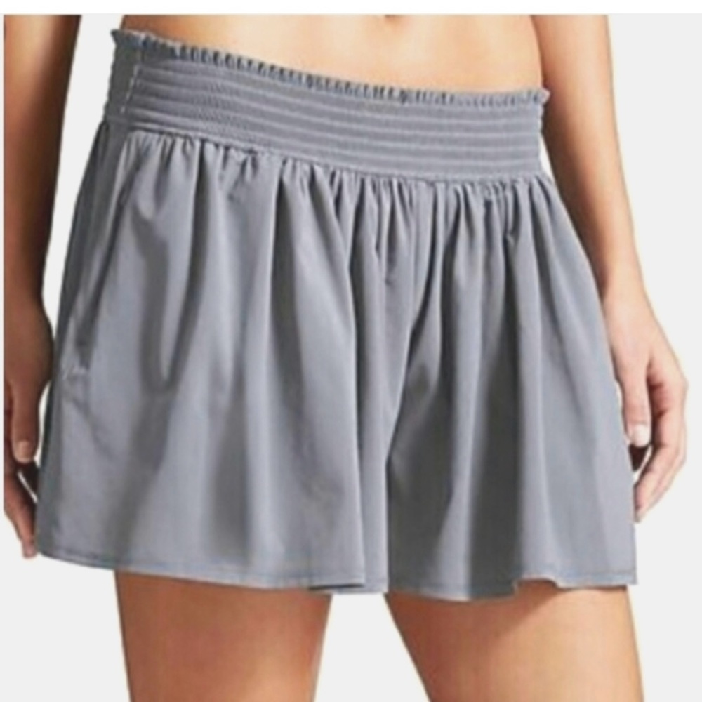 ATHLETA Sneaky Flowy Gray Shorts Size L